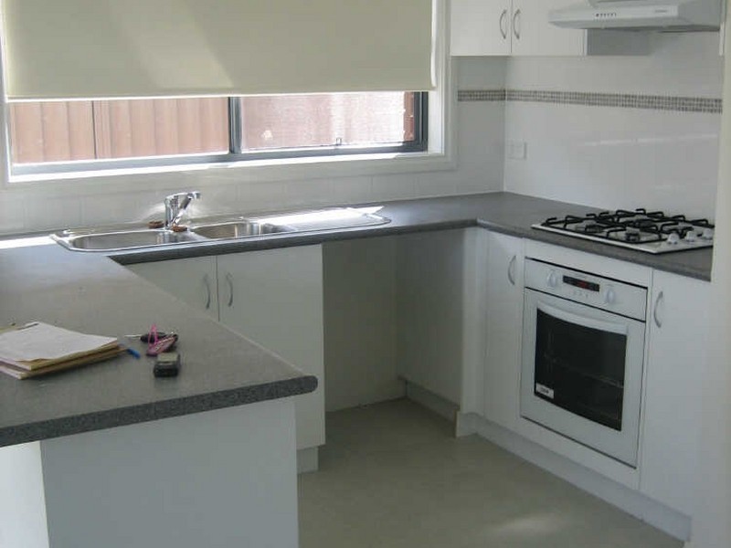 25 Mossman Drive, Cranbourne East VIC 3977