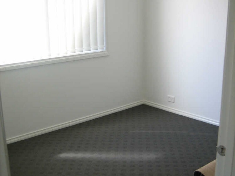 25 Mossman Drive, Cranbourne East VIC 3977