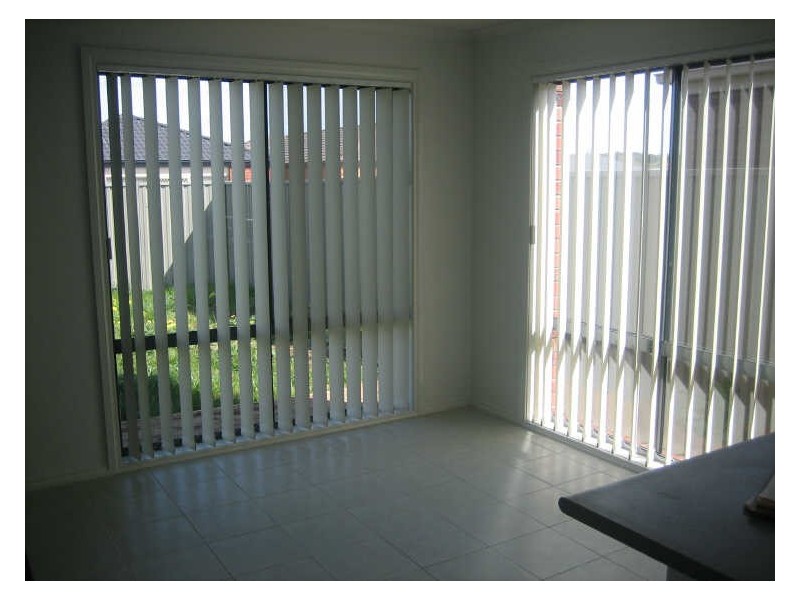 25 Mossman Drive, Cranbourne East VIC 3977