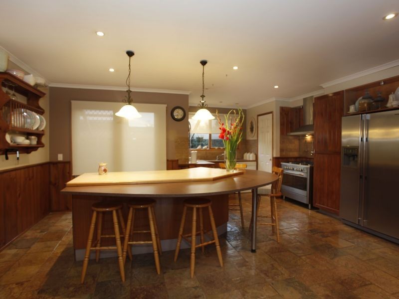 6 Raleigh Drive, Narre Warren South VIC 3805