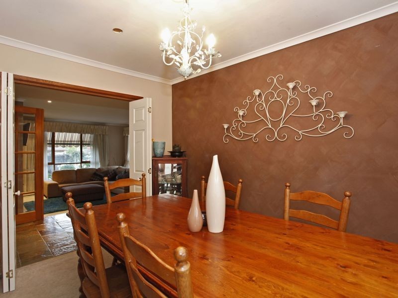 6 Raleigh Drive, Narre Warren South VIC 3805