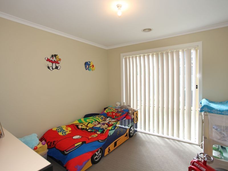 13 Glenisla Way, Berwick VIC 3806