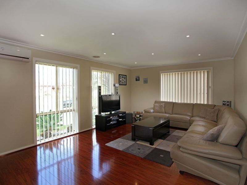 13 Glenisla Way, Berwick VIC 3806