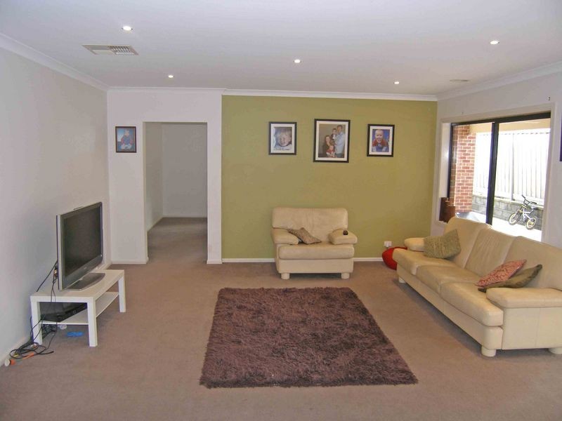 38 Sigvard Boulevard, Hallam VIC 3803