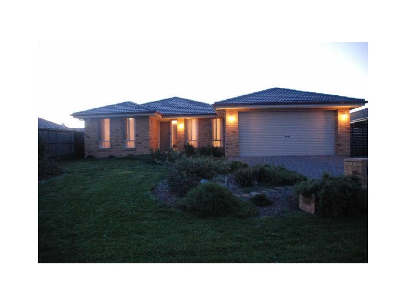 43 Marsh Grove, Berwick VIC 3806