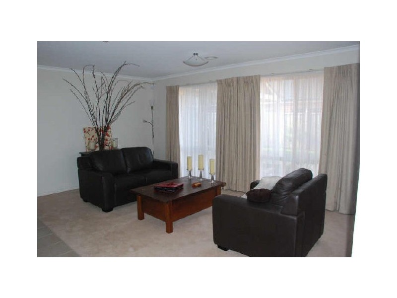 43 Marsh Grove, Berwick VIC 3806