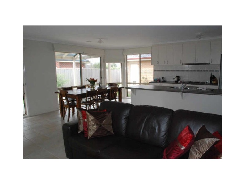 43 Marsh Grove, Berwick VIC 3806