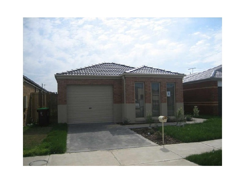 26 Mossman Drive, Cranbourne VIC 3977