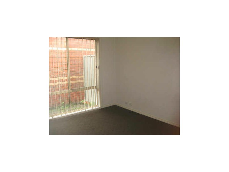 26 Mossman Drive, Cranbourne VIC 3977