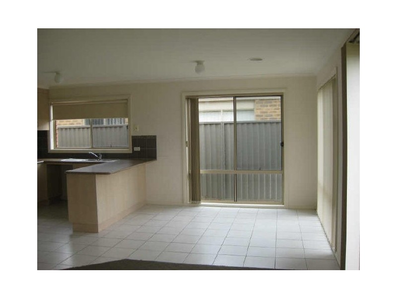 26 Mossman Drive, Cranbourne VIC 3977