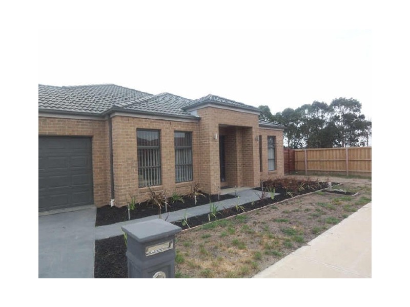3 Manorwood Way, Berwick VIC 3806