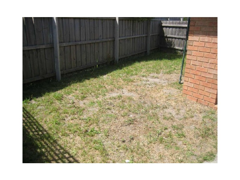 1/18 Huntingtower Crescent, Langwarrin VIC 3910