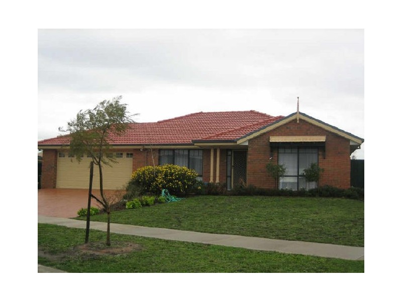 45 Lansbury Drive, Narre Warren South VIC 3805