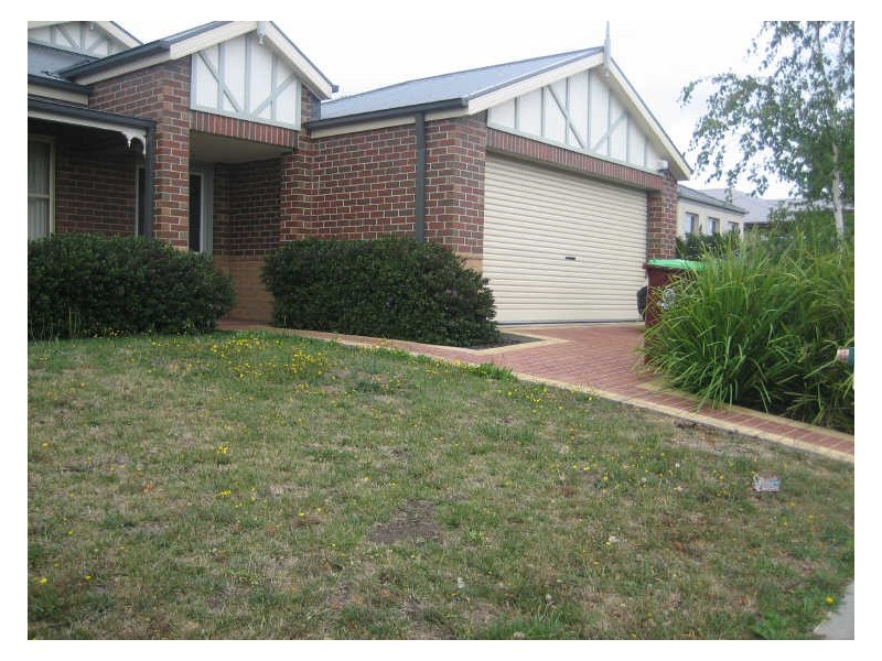 2 Bergamont Drive, Berwick VIC 3806