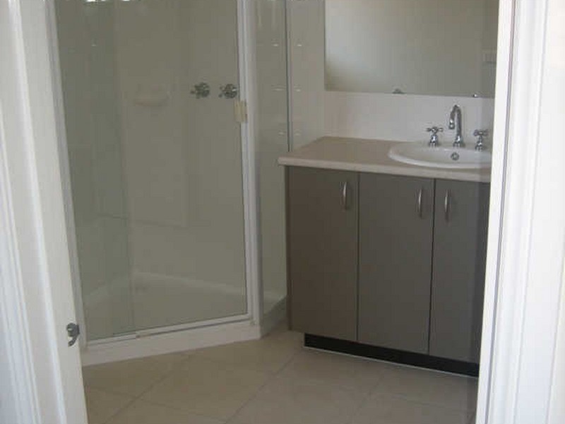 18 Amhurst Drive, Narre Warren VIC 3805