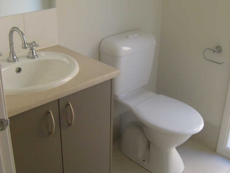 18 Amhurst Drive, Narre Warren VIC 3805