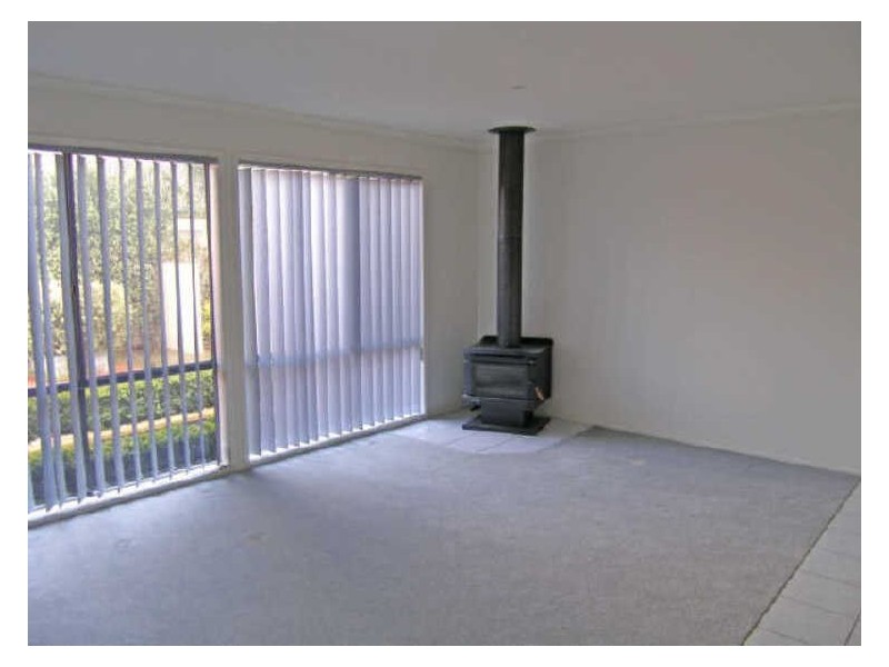 27 Kippenross Drive, Narre Warren South VIC 3805