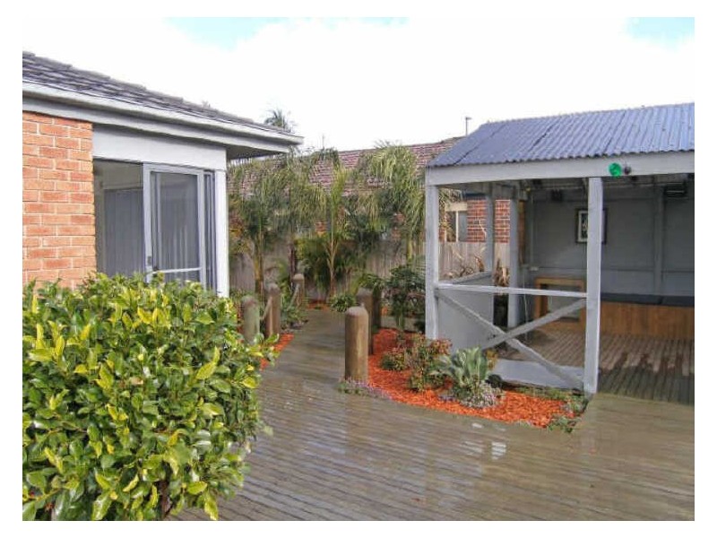 27 Kippenross Drive, Narre Warren South VIC 3805