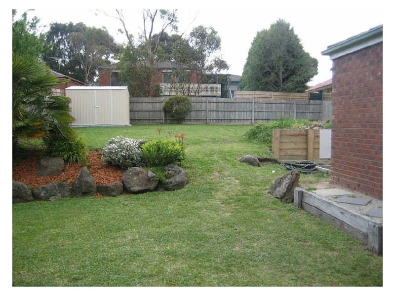 70 Lakeview Drive, Narre Warren South VIC 3805