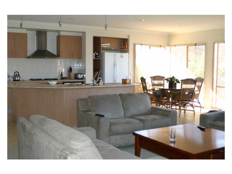 36 Ellen Road, Narre Warren South VIC 3805