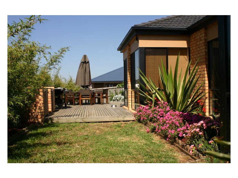 36 Ellen Road, Narre Warren South VIC 3805