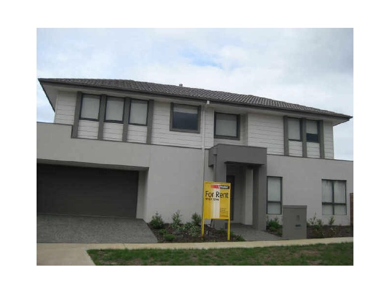 8 Meridian Circuit, Berwick VIC 3806