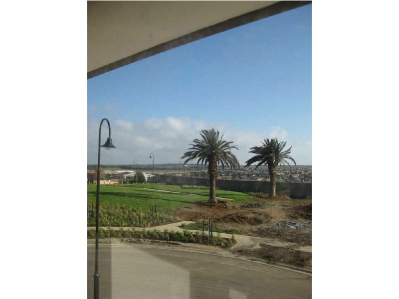 8 Meridian Circuit, Berwick VIC 3806