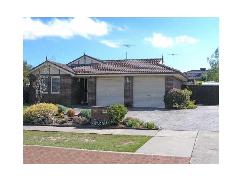 81 Avebury Drive, Berwick VIC 3806