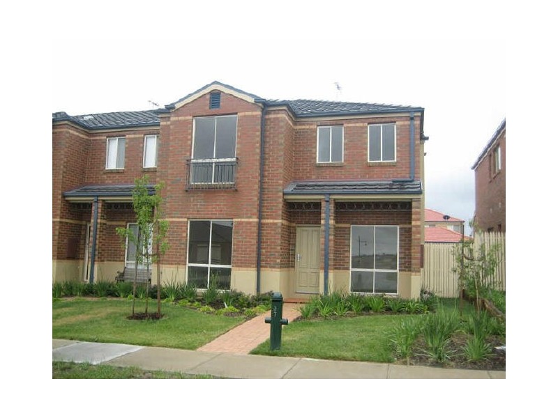 37 Boronia Avenue, Cranbourne VIC 3977