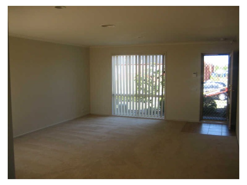 27 Nyarrin Place, Cranbourne VIC 3977