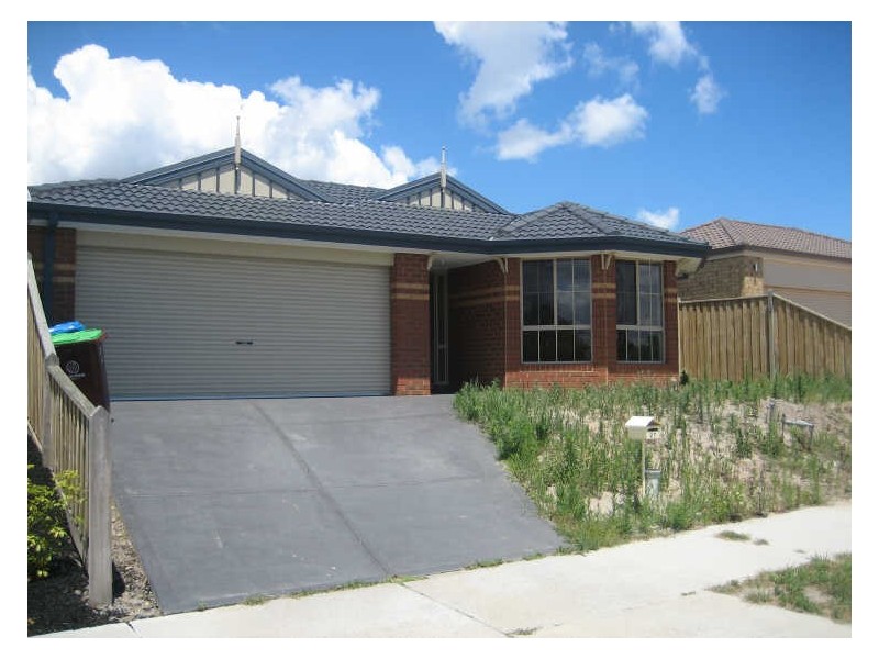 27 Penshurst Way, Cranbourne VIC 3977