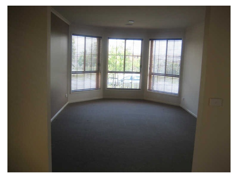 27 Penshurst Way, Cranbourne VIC 3977