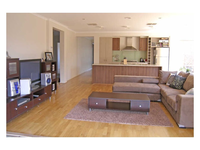 106 Bridgewater Boulevard, Berwick VIC 3806