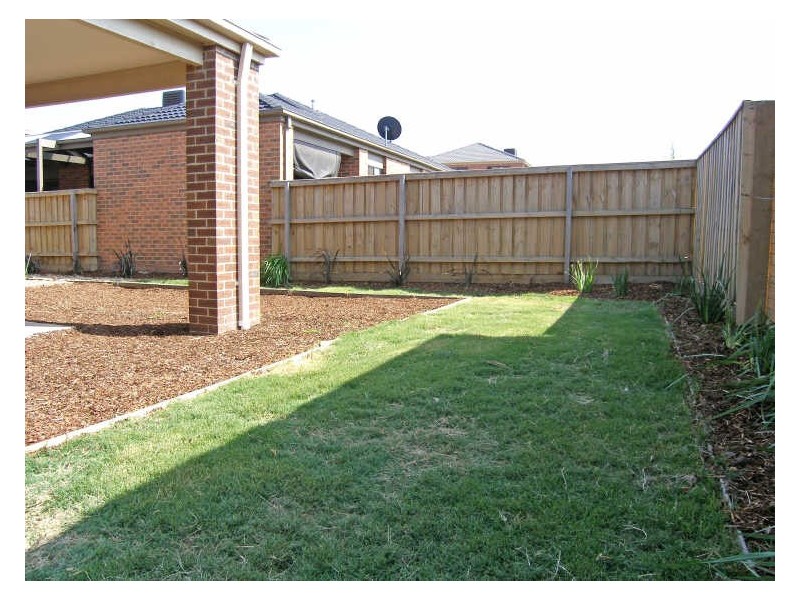 106 Bridgewater Boulevard, Berwick VIC 3806