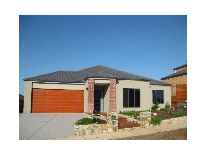 3 Lakewood Place, Berwick VIC 3806