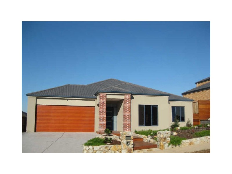 3 Lakewood Place, Berwick VIC 3806