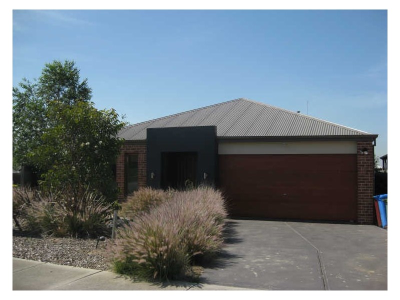 79 Earlsfield Drive, Berwick VIC 3806