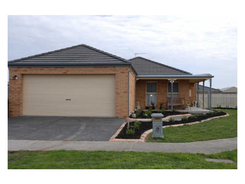 2 Filante Grove, Berwick VIC 3806