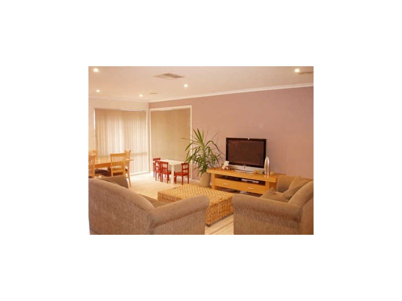 4 Royal Court, Narre Warren South VIC 3805