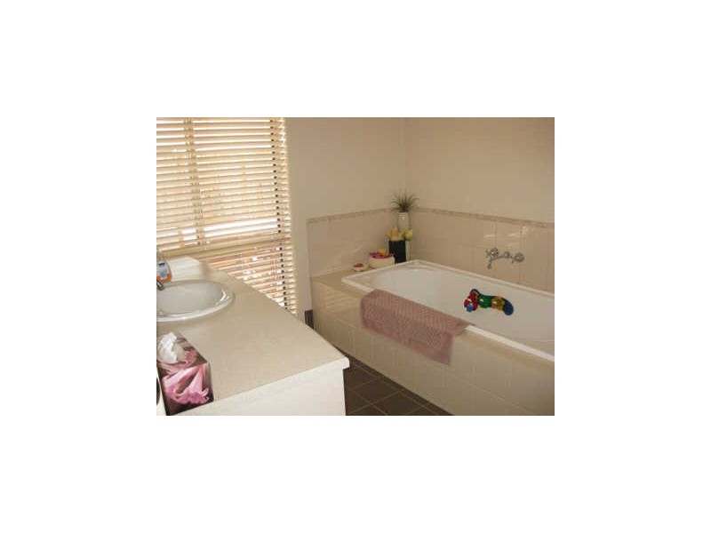 4 Royal Court, Narre Warren South VIC 3805