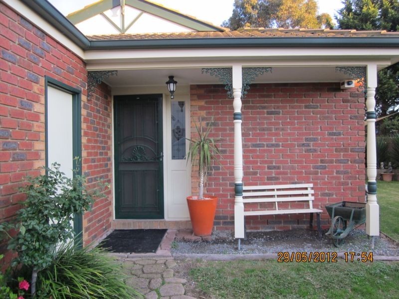 11 Ashton Rise, Narre Warren South VIC 3805