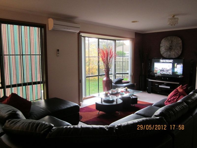 11 Ashton Rise, Narre Warren South VIC 3805