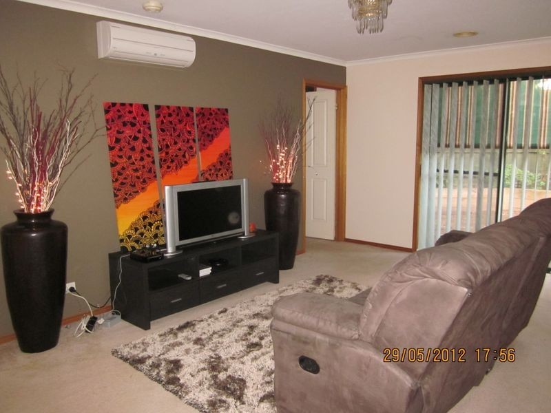 11 Ashton Rise, Narre Warren South VIC 3805