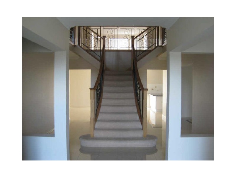 110 Robinswood Parade, Narre Warren South VIC 3805