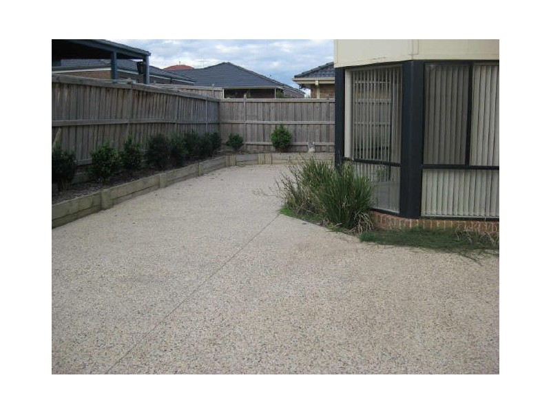 110 Robinswood Parade, Narre Warren South VIC 3805