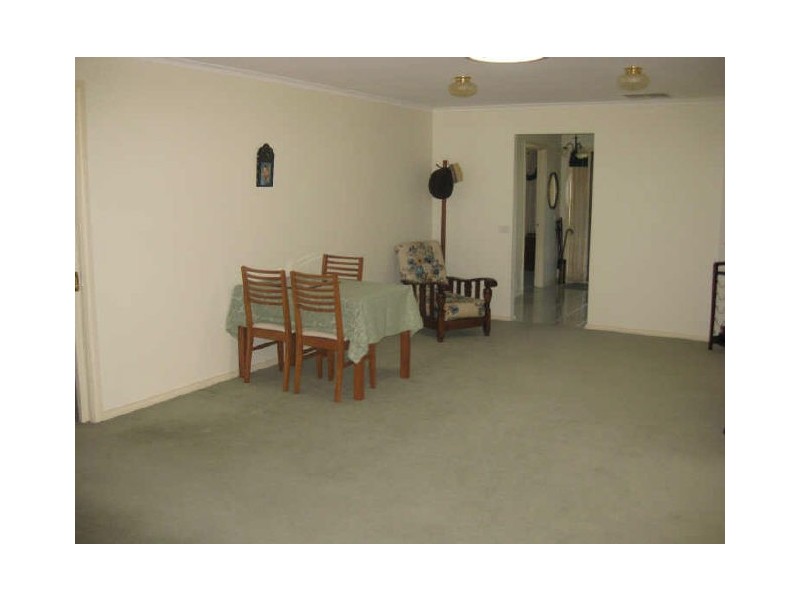 85 Avebury Drive, Berwick VIC 3806