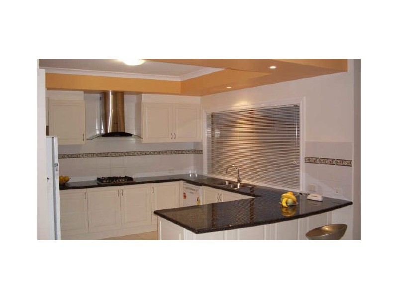 2 Manorlord Place, Narre Warren VIC 3805