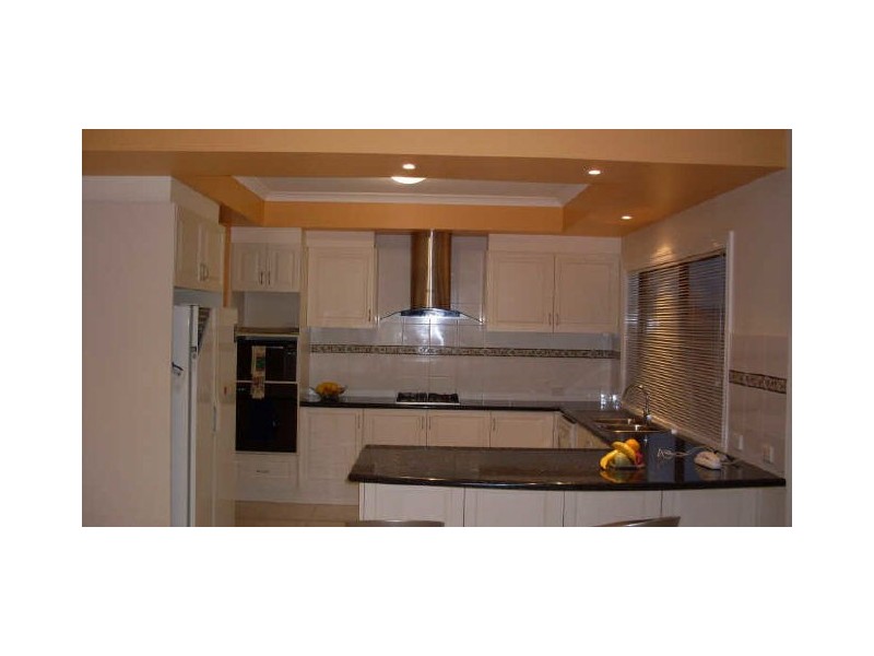 2 Manorlord Place, Narre Warren VIC 3805