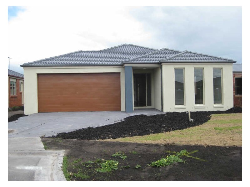 11 St Mellion Court, Cranbourne VIC 3977