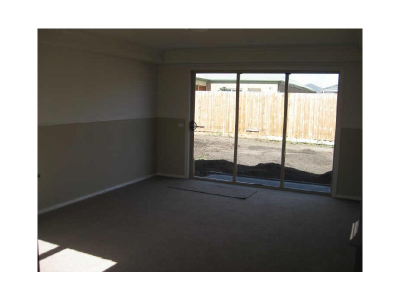 9 St Mellion Court, Cranbourne VIC 3977